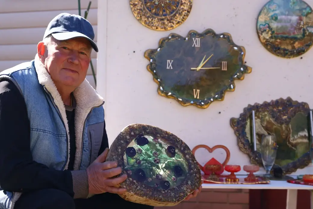 Николай Иванович Пасько на ярмарке.