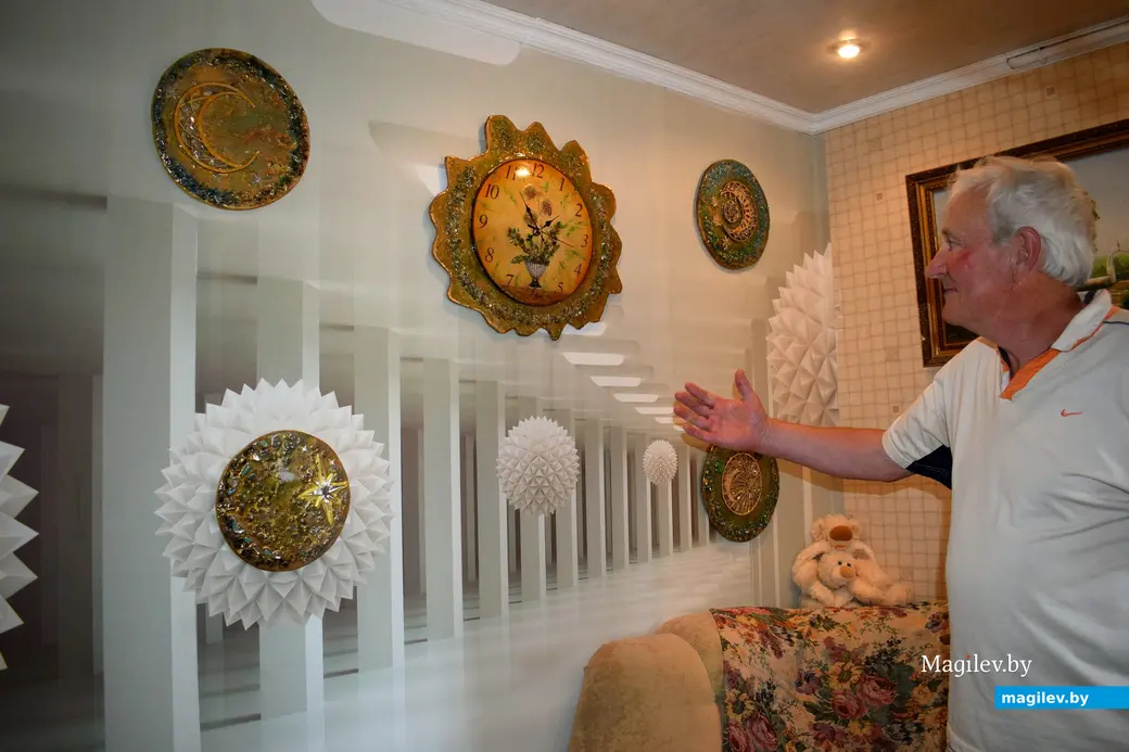 .06.2025 , Бобруйск. Евгения Николаевна и Николай Иванович Пасько со своими изделиями