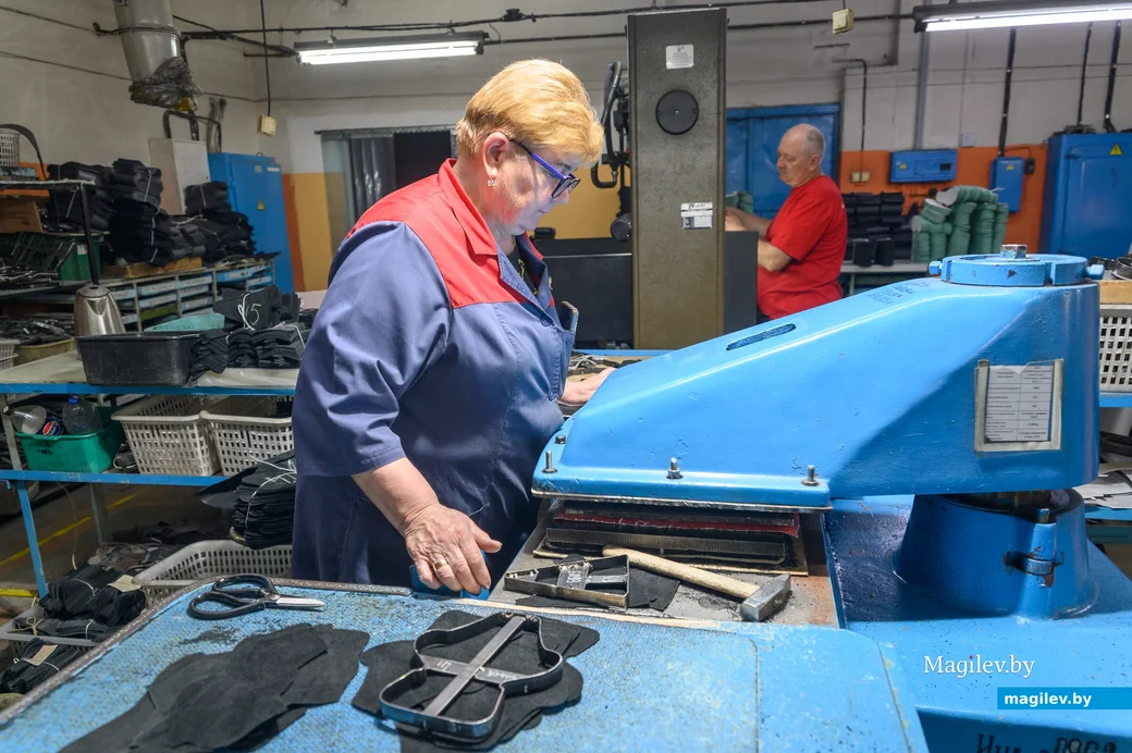 02.06.2025. Ул. Парковая, 57. ООО «Производственно-технологическая компания «Модерам-Запад». Раскройный участок.