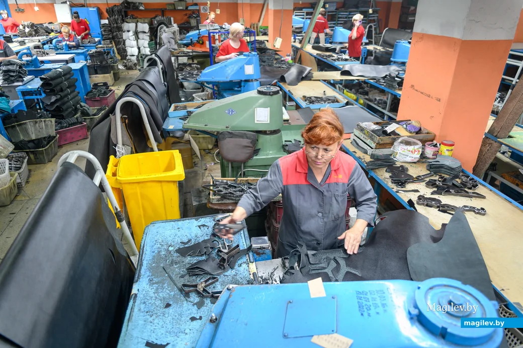 02.06.2025. Ул. Парковая, 57. ООО «Производственно-технологическая компания «Модерам-Запад». Раскройный участок.