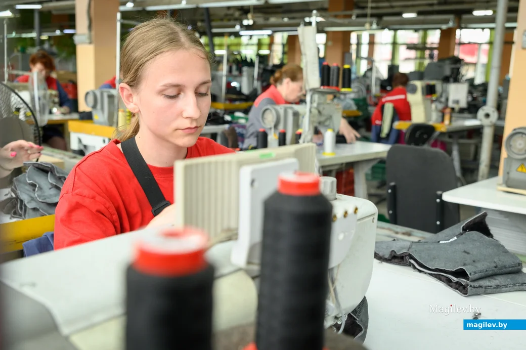 02.06.2025. Ул. Парковая, 57. ООО «Производственно-технологическая компания «Модерам-Запад». Участок пошива и сборки верха обуви.