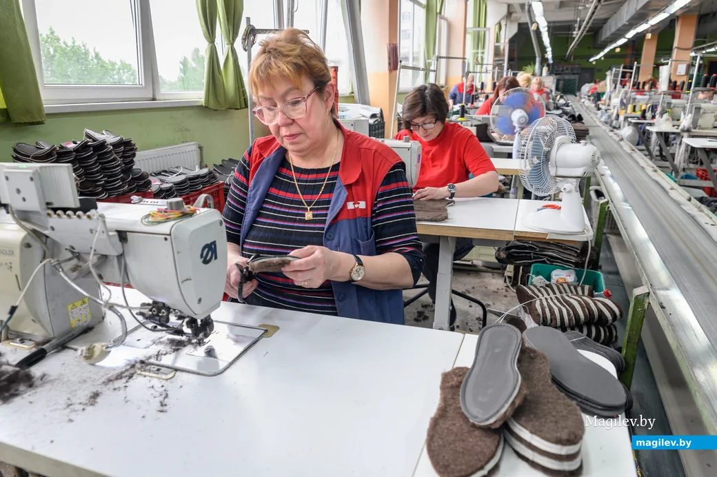 02.06.2025. Ул. Парковая, 57. ООО «Производственно-технологическая компания «Модерам-Запад». Участок пошива и сборки верха обуви.