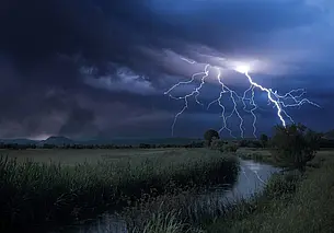 Ливни, грозы, шквалистый ветер. Оранжевый уровень опасности объявлен в Беларуси на 9 июня