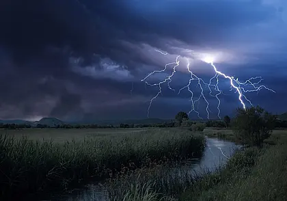 Ливни, грозы, шквалистый ветер. Оранжевый уровень опасности объявлен в Беларуси на 9 июня