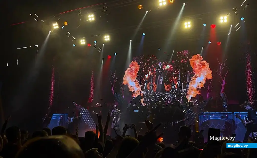 08.06.2025, Могилев, Ледовый дворец. Выступает рок-оркестр «NIKAMUZA».