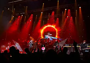 В могилевском Ледовом дворце звучали мировые рок-хиты самой высокой пробы