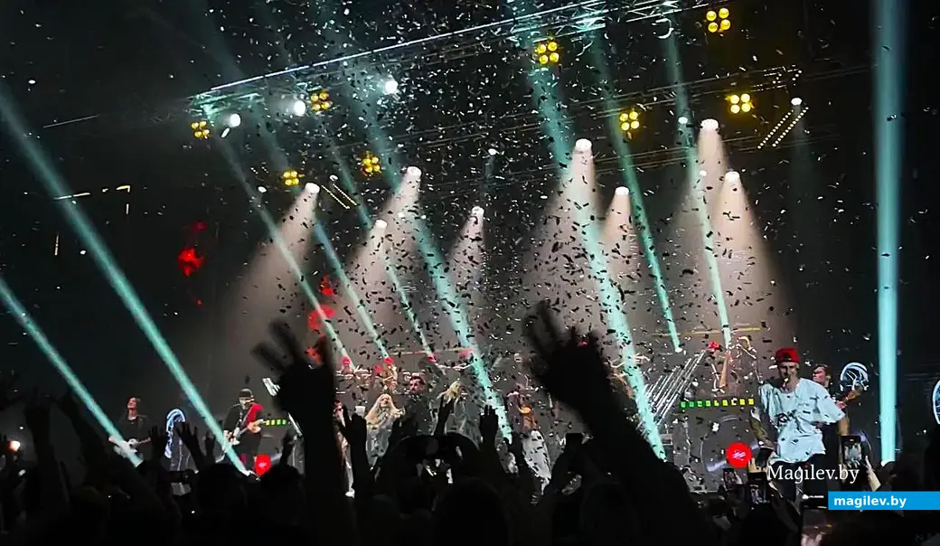 08.06.2025, Могилев, Ледовый дворец. Выступает рок-оркестр «NIKAMUZA».