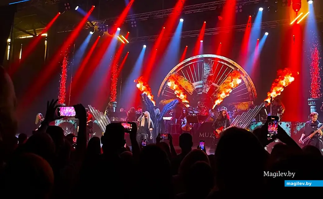 08.06.2025, Могилев, Ледовый дворец. Выступает рок-оркестр «NIKAMUZA».