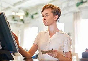 С 1 июля в Беларуси оплачивать товары на кассах самообслуживания надо будет по-новому