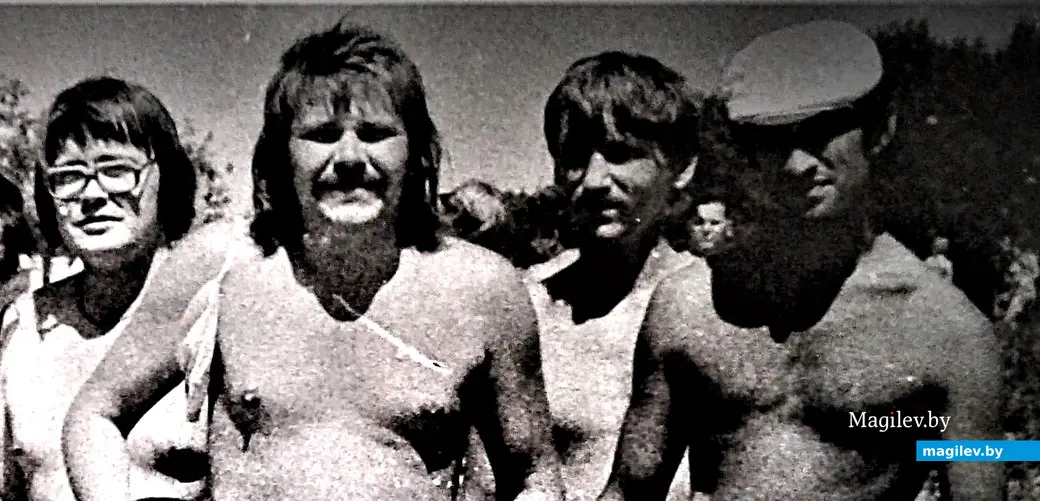 1979 год, Могилев, Днепровский пляж. Слева направо: Мак, Клеш, Андрей Самойлов, Фикса.