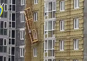 В Мачулищах сорвалась люлька со строителями: один погиб, второй в реанимации