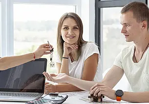 Только по факту: в Беларуси исключили предоплату за оказание риелторами услуг по найму жилья