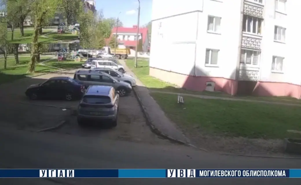 В Бобруйске водитель повредил стоящий автомобиль. Кадр видео