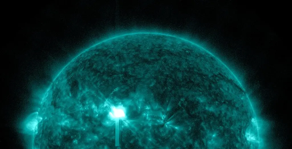 Вспышка M8.5 от 15 июня 2025 года. Фото: xras.ru