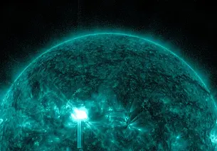 Самая сильная с начала июня вспышка произошла на Солнце