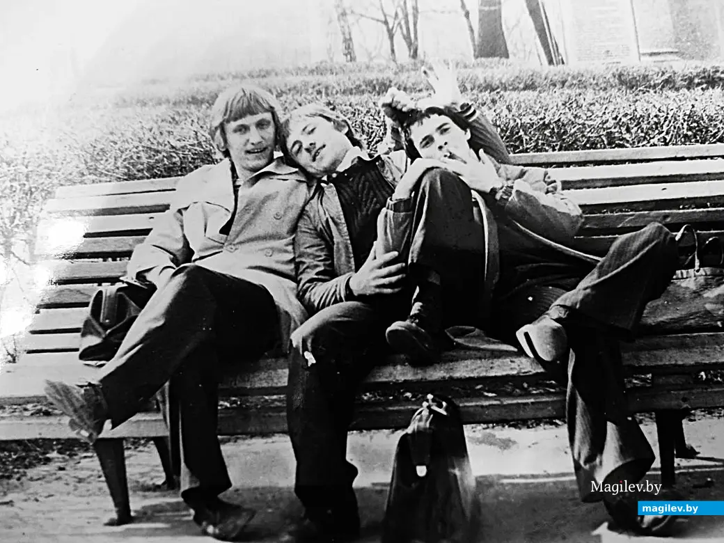 1970-е годы, Могилев. Андрей Самойлов (слева) с друзьями.