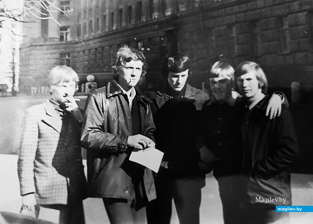 1970-е годы, Могилев. Андрей Самойлов (слева) с друзьями.