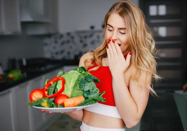 Что съесть в жару, чтобы охладиться и не остаться голодным: это не мороженое