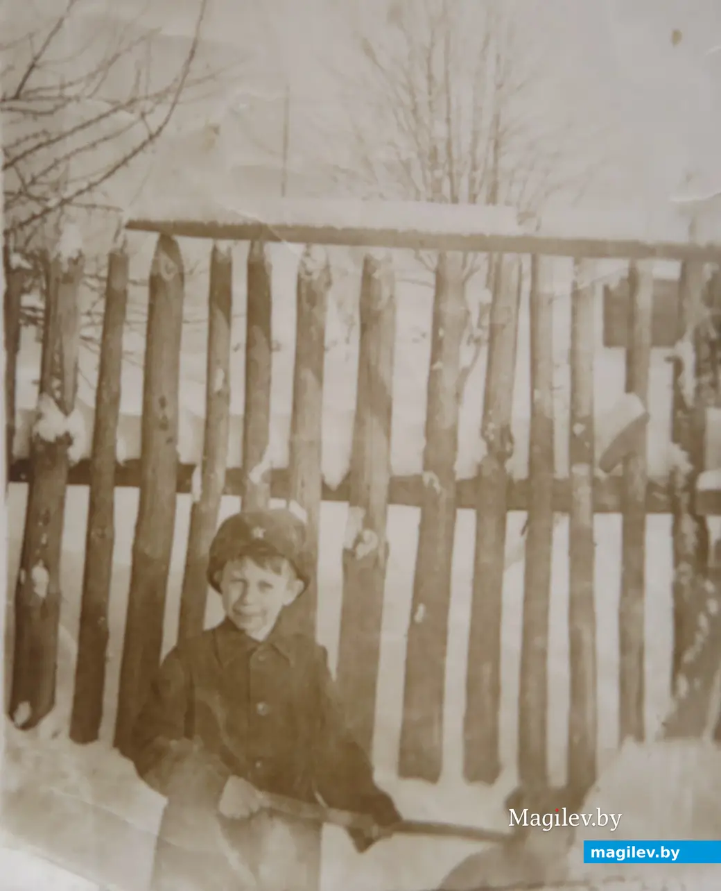 Конец 1950-х гг. Осиповичский район. Виктор Пинчук в своей деревне.