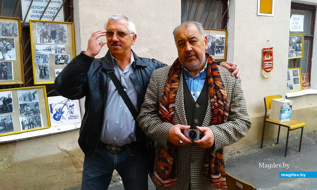 2017 год, Могилев, двор Алика Кузькина в Пожарном переулке. Белая коробка справа.