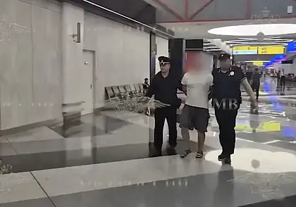 Белорус бросил на пол чужого ребенка в аэропорту Шереметьево