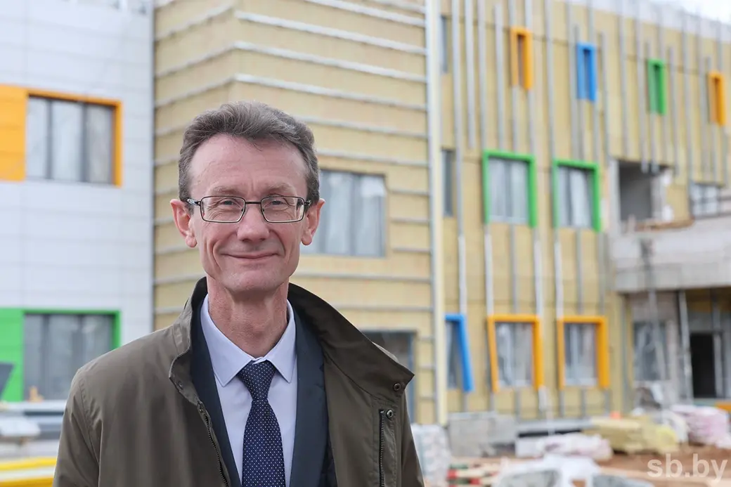 Весна 2025 г. Могилев, ул. Бялыницкого-Бирули. Главврач детской областной больницы Игорь Каско.