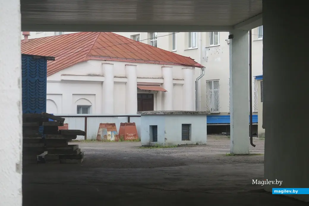 1.07.2025 г. Могилев, ул.Ленинская. Дворик.