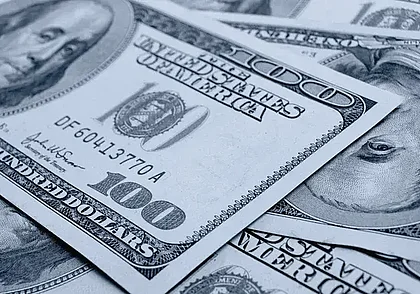 Доллар США достиг максимума с начала 2026 года на фоне мирового роста цен на нефть
