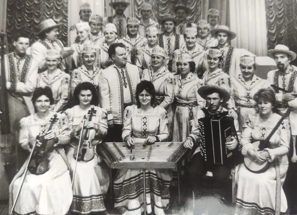 Хор народной песни им. В. Балаханова, 1996 год. Татьяна Петровна – во втором ряду, вторая справа.