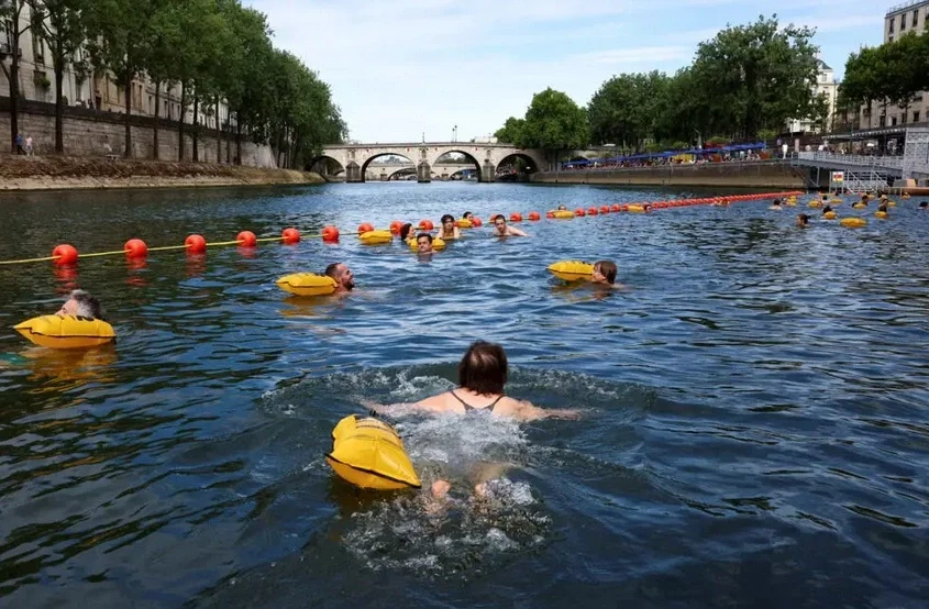  Париж, 5 июля 2025 года. Купальная зона в Сене. Фото: Reuters.  