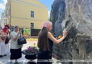 В Гомеле установили памятный знак архиепископу Аристарху