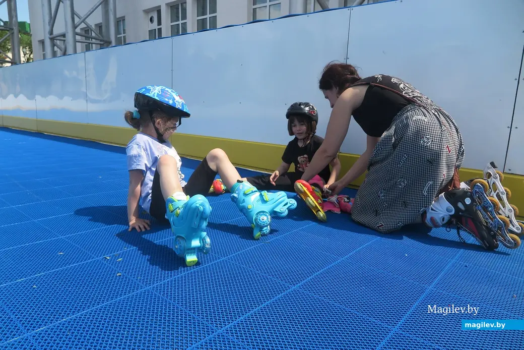 Лето 2025 г. Могилев, центр, роликовый каток на стадионе «Спартак».