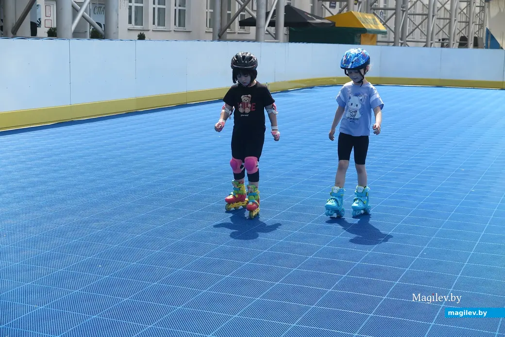 Лето 2025 г. Могилев, центр, роликовый каток на стадионе «Спартак».