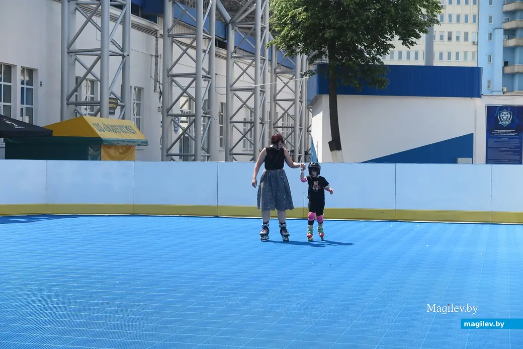 Лето 2025 г. Могилев, центр, роликовый каток на стадионе «Спартак».