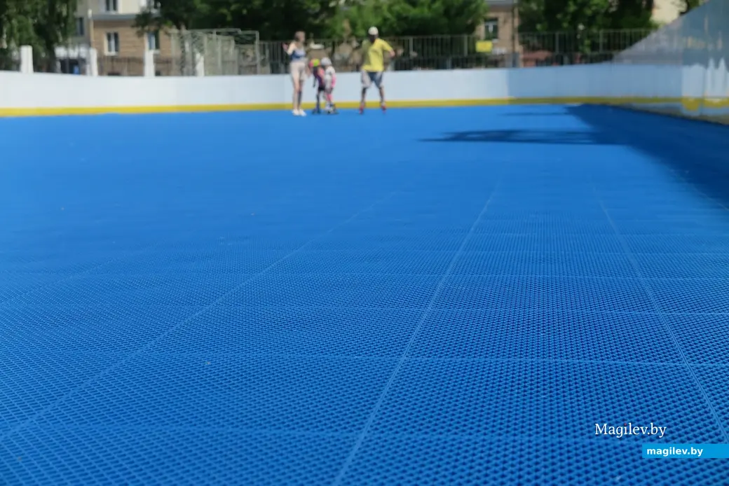 Лето 2025 г. Могилев, центр, роликовый каток на стадионе «Спартак».