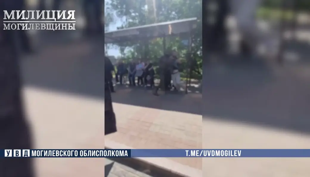 Владелец наркомаркета задержан в Могилеве с поличным. Фото: скан с видео УВД Могоблисполкома