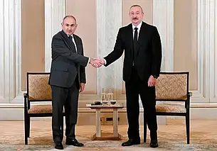 Президент Азербайджана и премьер Армении встретились в Абу-Даби