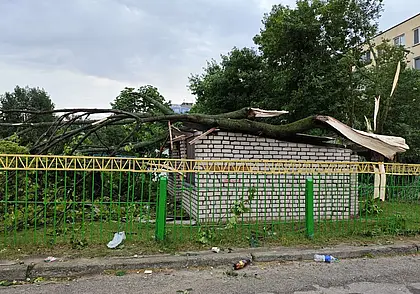 Более 230 кровель повреждено в Могилеве прошедшим ураганом