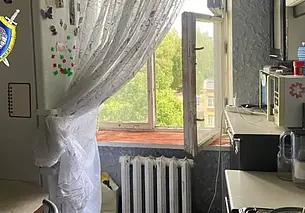 В Могилеве из окна пятого этажа выпал годовалый ребенок. Малыш в больнице