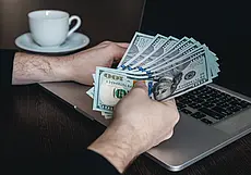 400 тысяч долларов выманили мошенники у директора частной фирмы из Минска