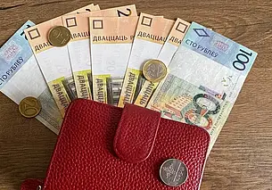 Должны ли выплачивать аванс совместителю? Узнали