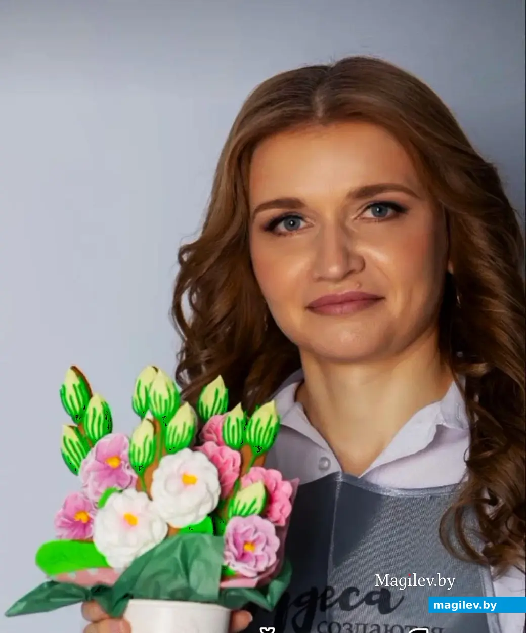 Наталья с букетов «вкусных» цветов.