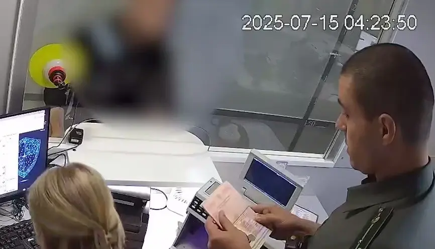 Момент проверки паспорта. Кадр видео ГПК.