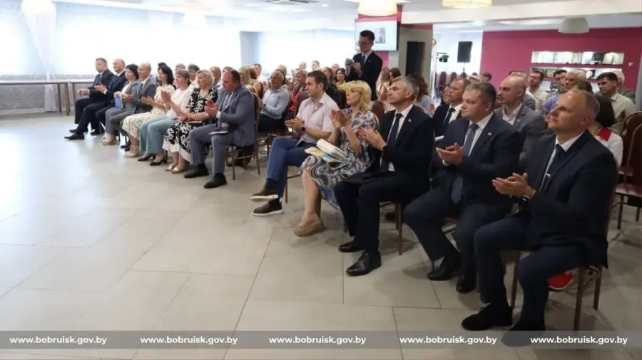 16 июля 2025 года. Коллективу ОАО «Красный пищевик» представили нового руководителя предприятия. Фото: Бобруйский горисполком.