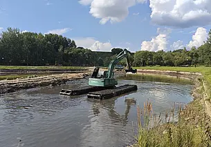 Работы по очистке Дубровенки в Могилеве в районе проспекта Мира. Фотофакт