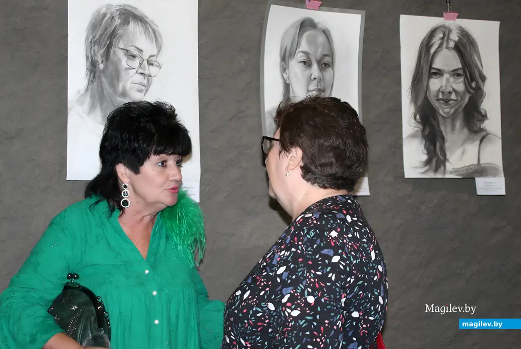 16 июля 2025 года. Могилев. Арт-центр. у Молчановых» на Дубровенке. Графика и рисунка Валерии Антонихиной.