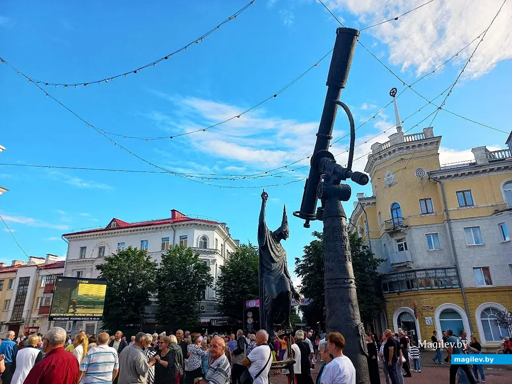 20.07.2025, Могилев. Дискотека «У фонтанов» на Площади звезд.