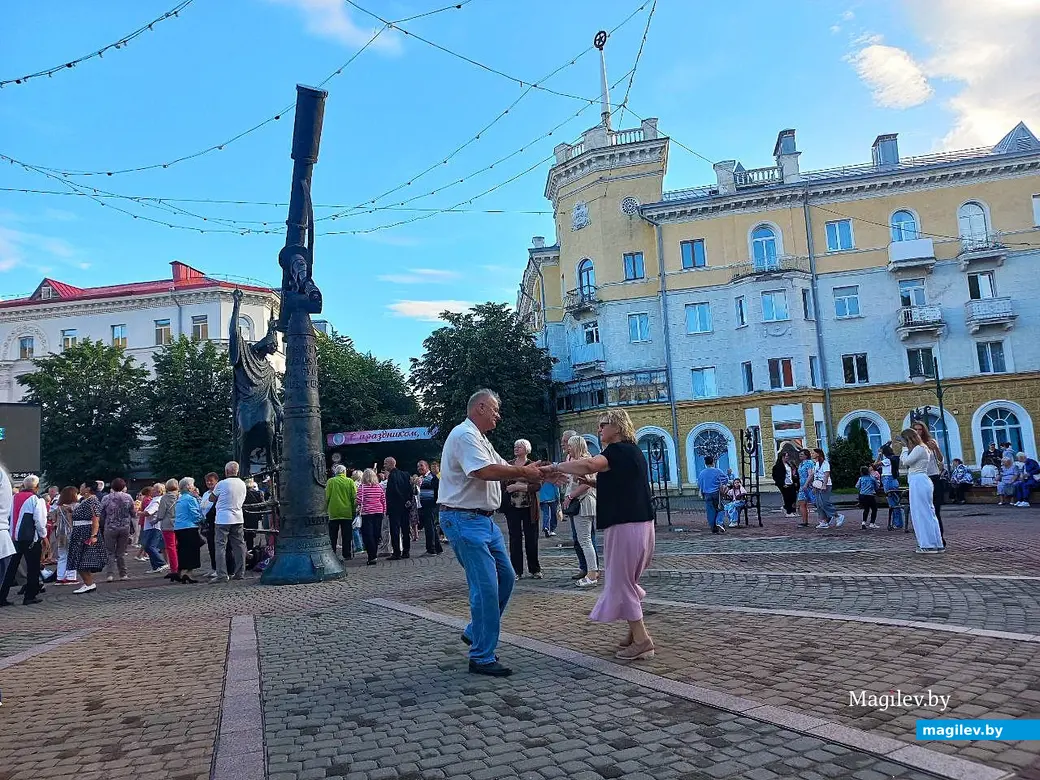 20.07.2025, Могилев. Дискотека «У фонтанов» на Площади звезд.