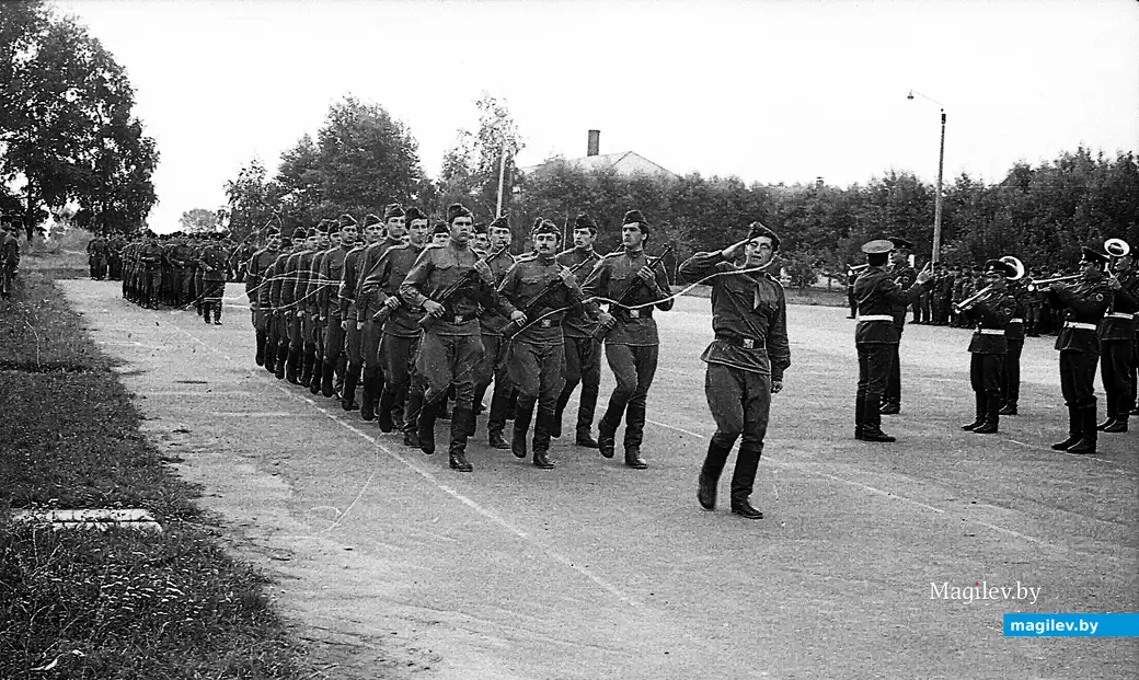 Лето 1977 года, Осиповичи. Воинские сборы курсантов ММИ.