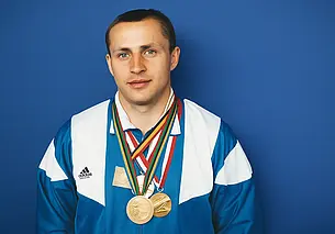 Его не хотели брать в греблю, а он стал олимпийским чемпионом. История могилевского спортсмена Александра Масейкова